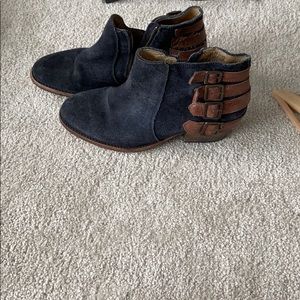 Short heeled blue suede Hudson boots with buckle